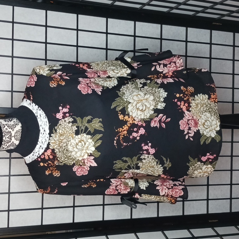 Womens Lily Black floral top